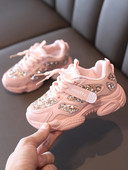 Jauns bērnu kedu modelis meitenēm rozā un baltā krāsā ar brokātu un uzlīmi