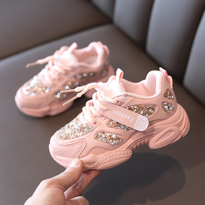 Jauns bērnu kedu modelis meitenēm rozā un baltā krāsā ar brokātu un uzlīmi