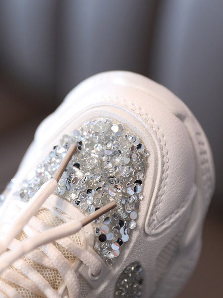 Jauns bērnu kedu modelis meitenēm rozā un baltā krāsā ar brokātu un uzlīmi