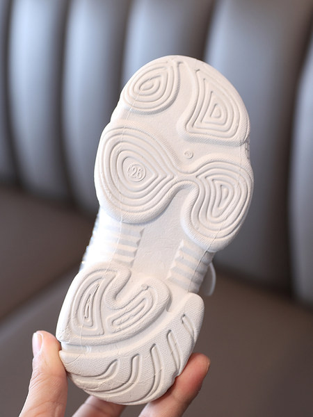 Jauns bērnu kedu modelis meitenēm rozā un baltā krāsā ar brokātu un uzlīmi