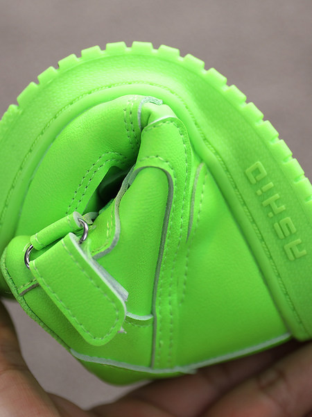 Novi model kožnih patika za djevojčice u bijeloj, smeđoj i zelenoj boji