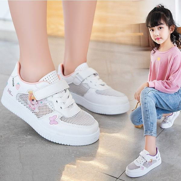 Prozračne dječje tenisice za djevojčice s amblemima