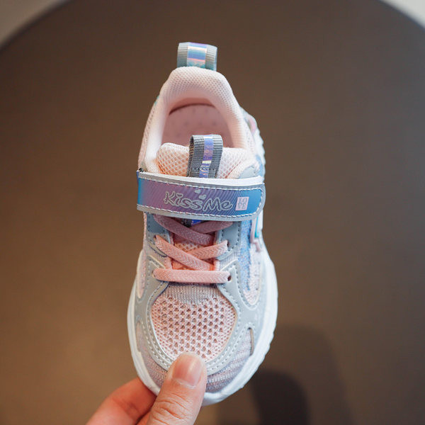 Dječje tenisice s vezicama i naljepnicama za djevojčice