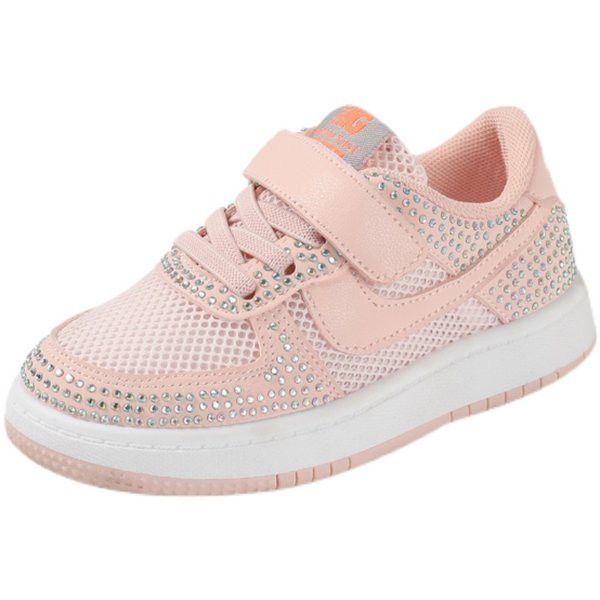 Moderne dječje tenisice s kamenčićima i naljepnicom