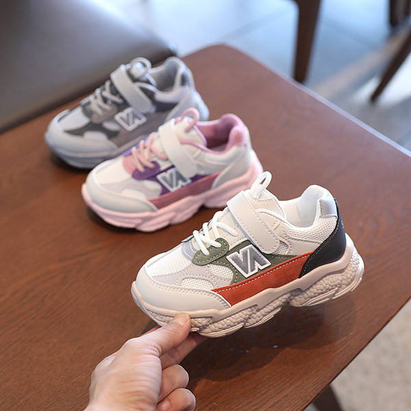 Novi model proljetnih tenisica sa grubim đonom