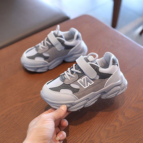 Novi model proljetnih tenisica sa grubim đonom