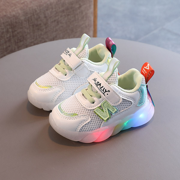 Novi model dječjih tenisica sa svjetlećim patikama za djevojčice