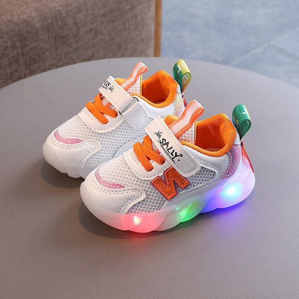 Novi model dječjih tenisica sa svjetlećim patikama za djevojčice