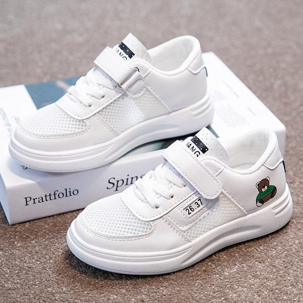 Dječje tenisice bijele boje s aplikacijom medvjedića