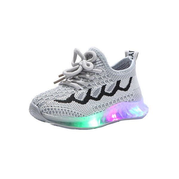 Novi model svjetlećih tenisica sa vezicama