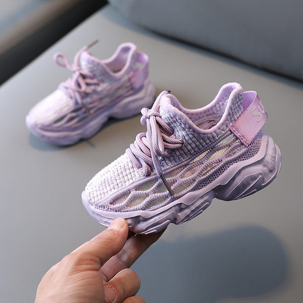 Novi model dječjih tenisica sa vezicama u tri boje za djevojčice