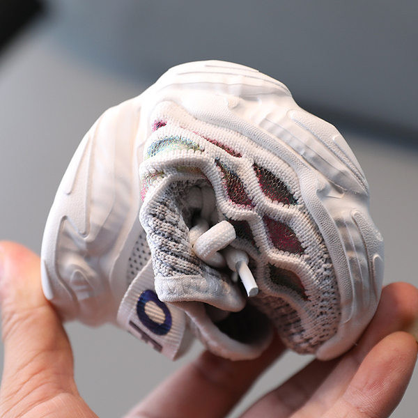 Novi model dječjih tenisica sa vezicama u tri boje za djevojčice