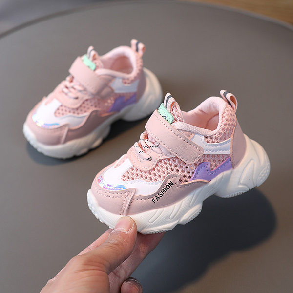 Novi model dječjih tenisica sa grubim đonom za djevojčice sa naljepnicama