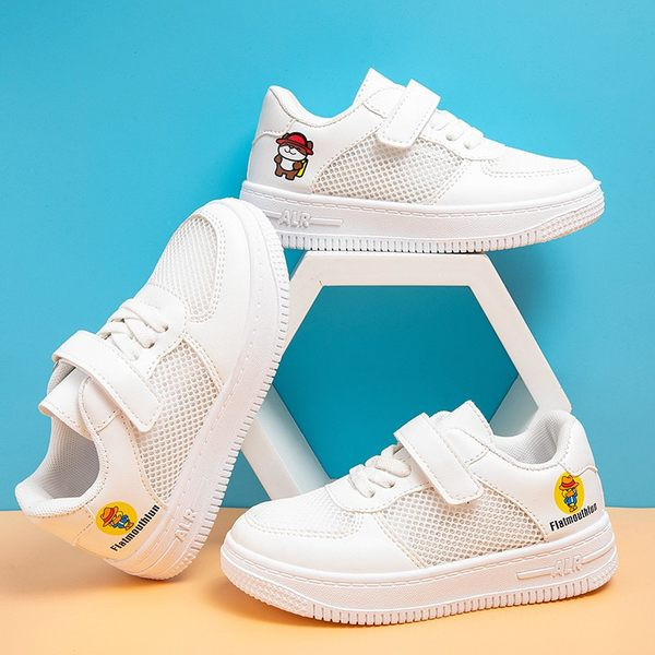 Ležerne tenisice s mrežicom i ravnim potplatom u bijeloj boji