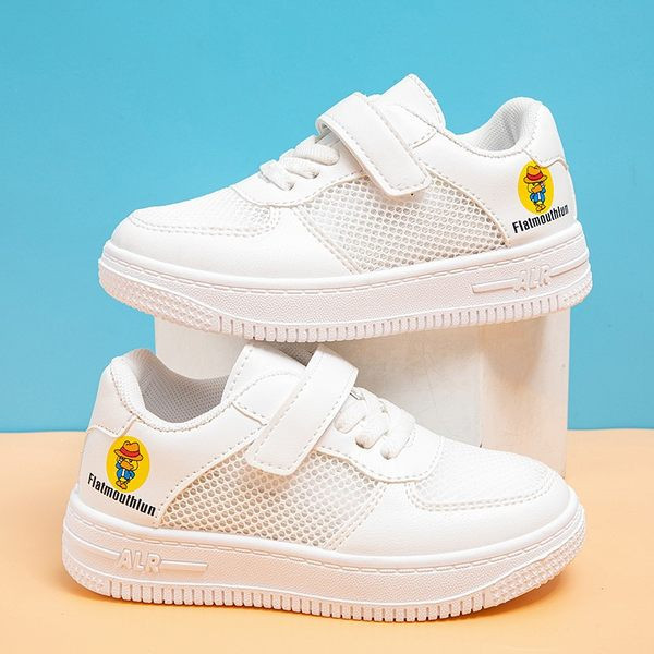 Ležerne tenisice s mrežicom i ravnim potplatom u bijeloj boji