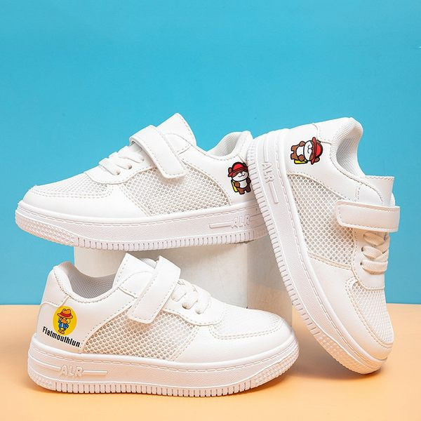 Ležerne tenisice s mrežicom i ravnim potplatom u bijeloj boji