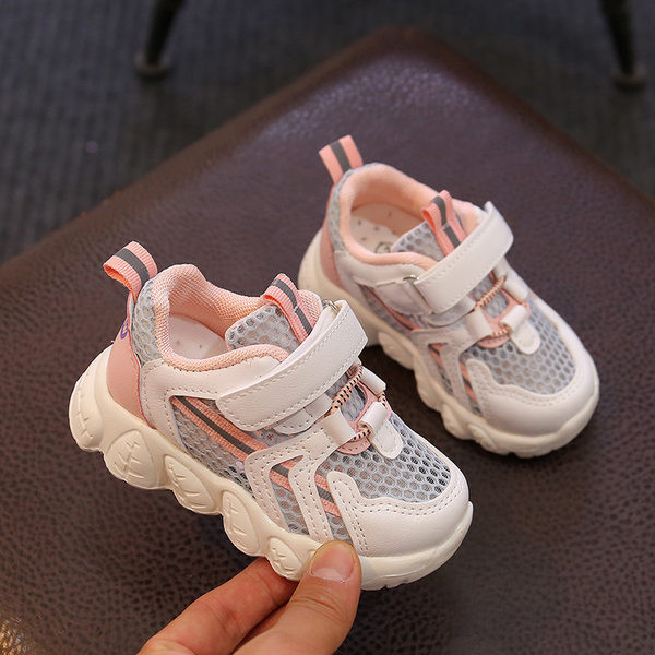 Novi model dječjih tenisica za djevojčice - sa grubim đonom