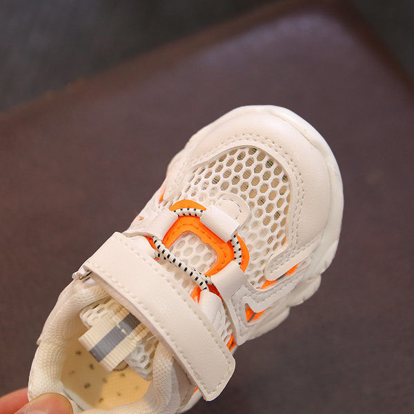 Novi model dječjih tenisica za djevojčice - sa grubim đonom