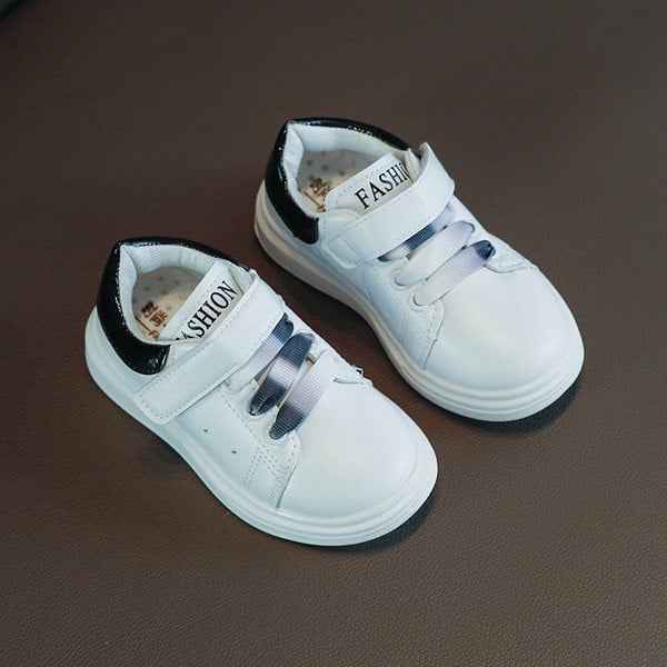 Dječje kožne tenisice unisex model s vezicama u preljevnim bojama i naljepnicama