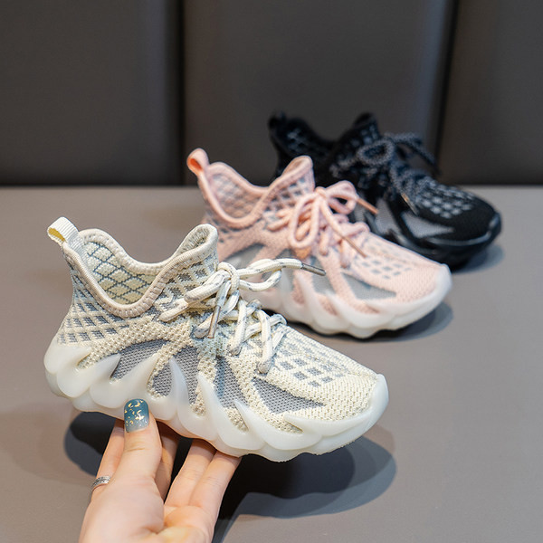 Novi model dječjih tekstilnih patika za djevojčice