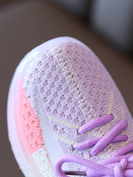 Jauns aktuālo bērnu kedu modelis meitenēm ar šņorēm un neslīdošu zoli