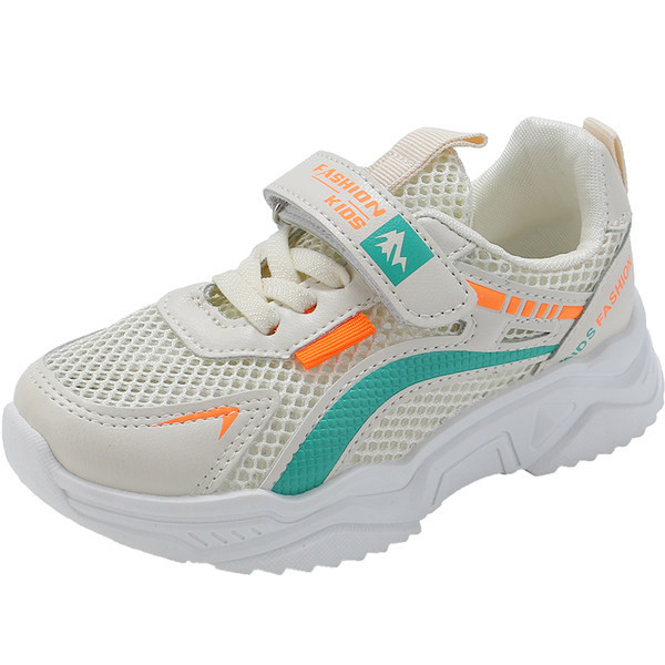 Dječje tenisice s mrežicom i naljepnicama u tri boje