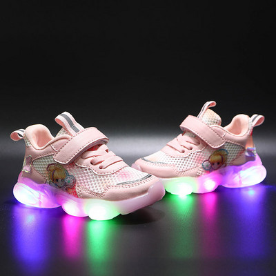 Novi model dječjih tenisica sa svjetlećim potplatom za djevojčice