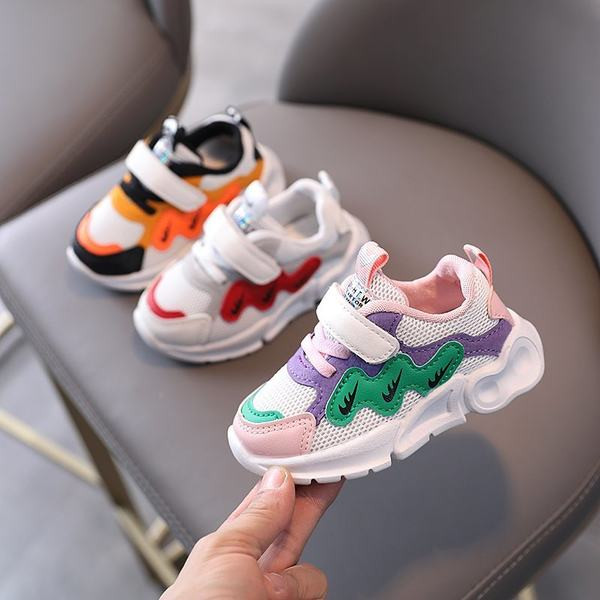 Novi model prozračnih mrežastih tenisica s grubim potplatom