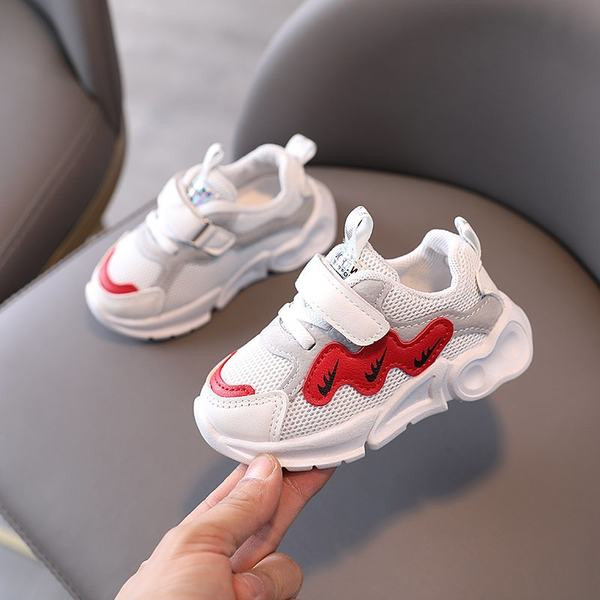 Novi model prozračnih mrežastih tenisica s grubim potplatom