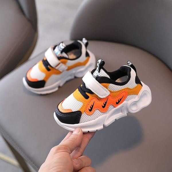 Novi model prozračnih mrežastih tenisica s grubim potplatom