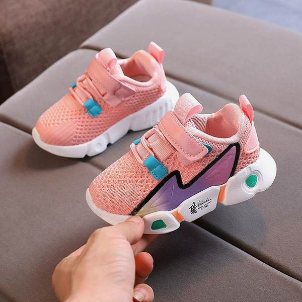 Dječje proljetne tenisice s naljepnicom i vezicama