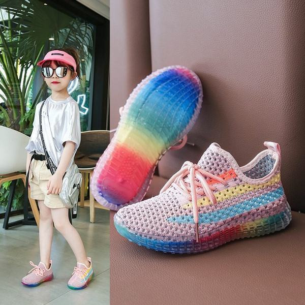 Vasaras elpojošas kedas meitenēm ar saitēm