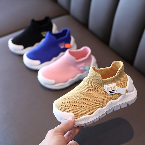 Naujo modelio vaikiškų medžiaginių sportbačių su 3D aplikacijomis, be kaklaraiščių