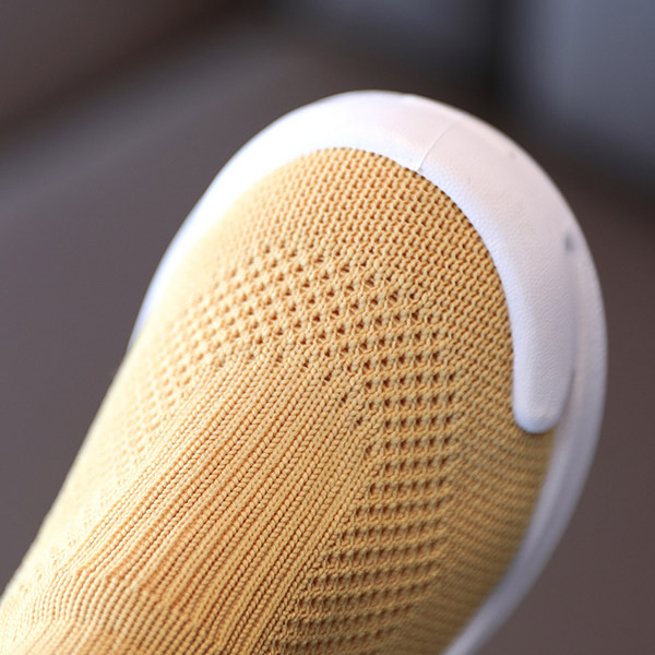 Naujo modelio vaikiškų medžiaginių sportbačių su 3D aplikacijomis, be kaklaraiščių