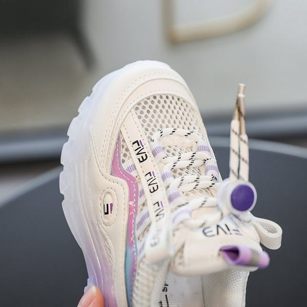 Dječje tenisice sa vezicama u dvije boje i natpisom