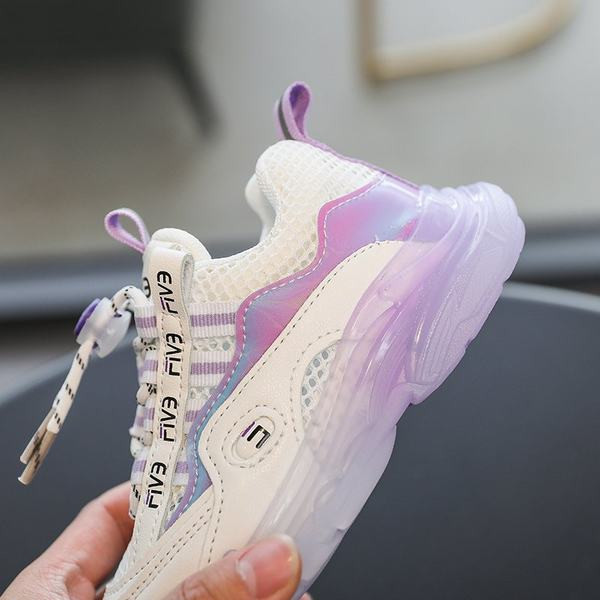 Dječje tenisice sa vezicama u dvije boje i natpisom