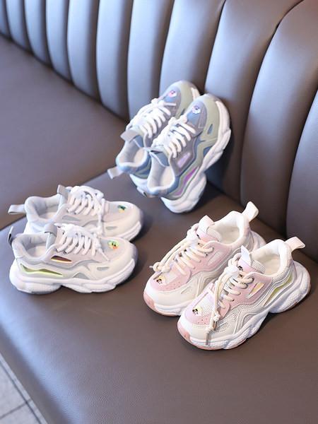 Novi model dječjih tenisica za djevojčice, primjeren za proljeće - prozračne