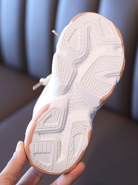 Novi model dječjih tenisica za djevojčice, primjeren za proljeće - prozračne