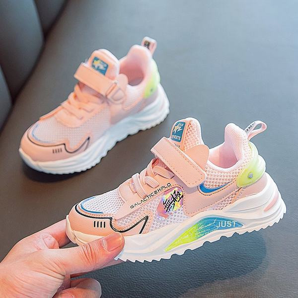 Dječje tenisice s vezicama i naljepnicama u roza i crnoj boji