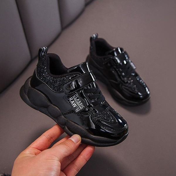 Novi model dječjih tenisica na čičak i brokat nekoliko modela