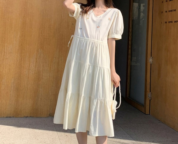 Duga haljina ženskog kroja za trudnice