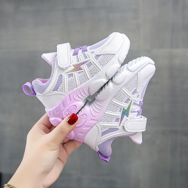 Dječje tenisice sa naljepnicama i vezicama u više boja