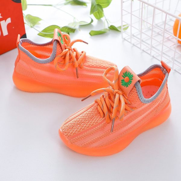 Dječje tenisice od tekstila sa cvjetnim vezom