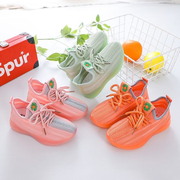 Dječje tenisice od tekstila sa cvjetnim vezom