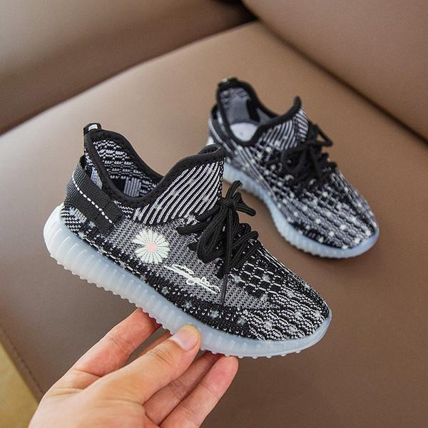 Prozračne dječje tekstilne tenisice s cvjetnim vezom