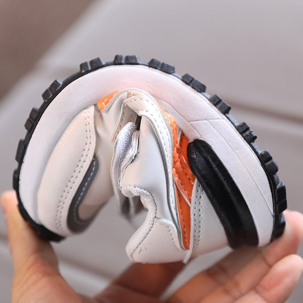 Dječje ležerne tenisice na čičak i amblem