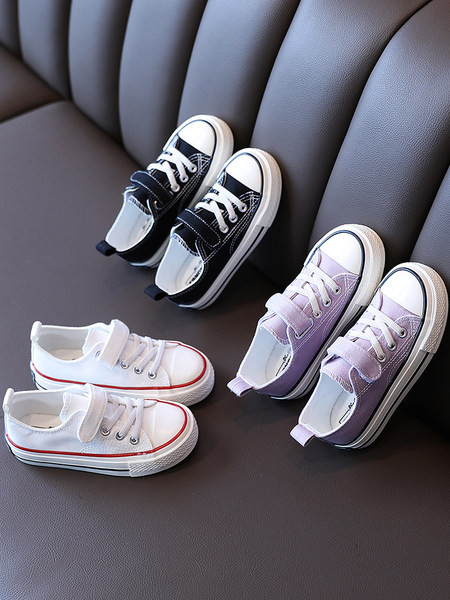 Novi model tenisica za djevojčice i dječake s vezicama i naljepnicom