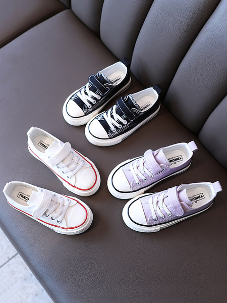 Novi model tenisica za djevojčice i dječake s vezicama i naljepnicom