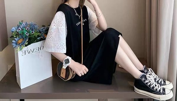 Ženska ležerna haljina ravnog modela sa natpisom za trudnice