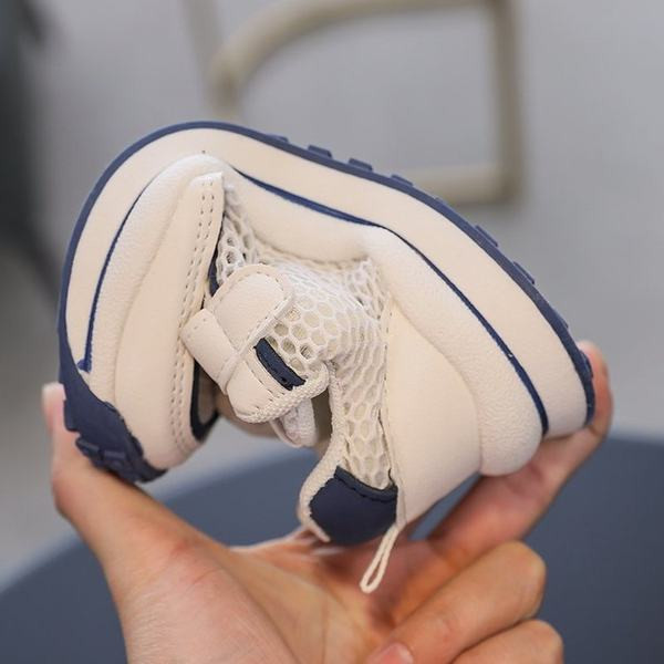 Ležerne mrežaste tenisice s natpisom i čičkom